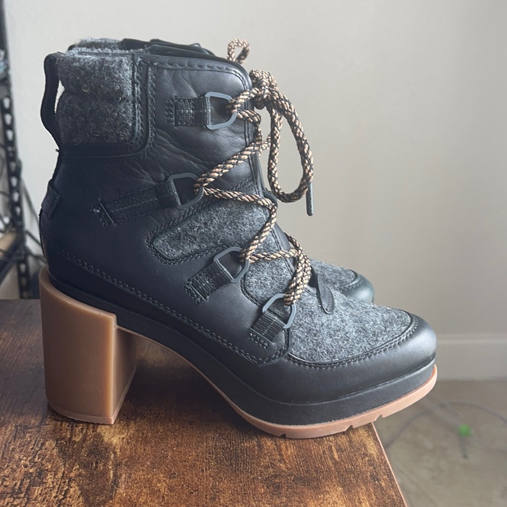 Sorel Blake Booties NWOB